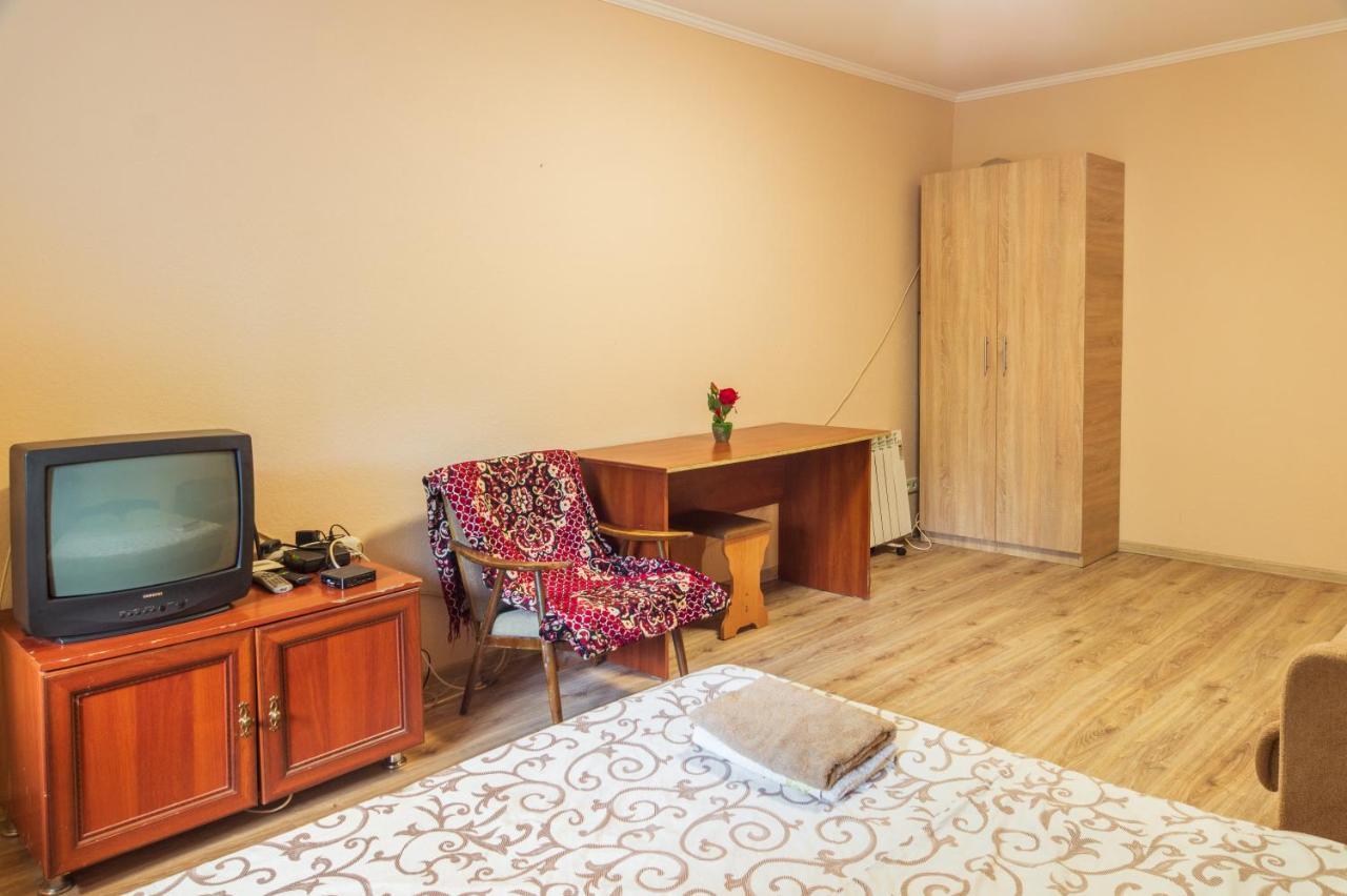 1 Комнатная Квартира По Улице Предславинская, 12 Kyiv Exterior photo